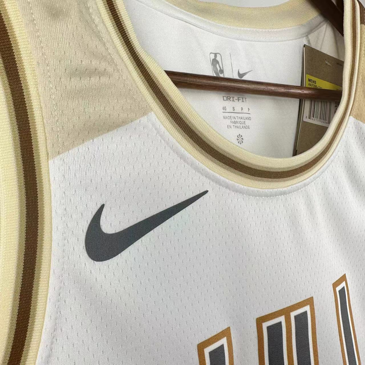 Chicago Bulls – 2025 | Coby White |